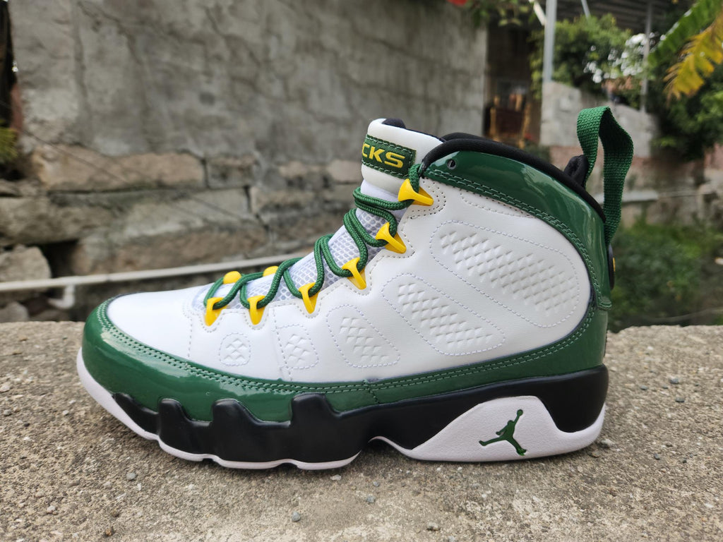 Air Jordan 9 Sneakers – White / Green