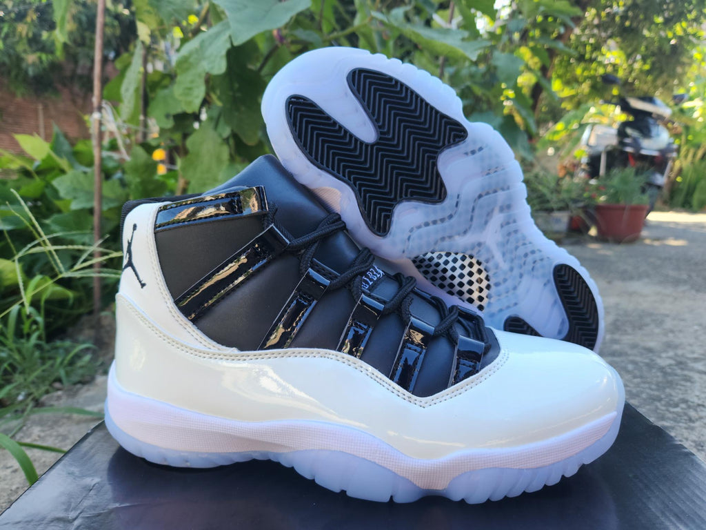 Air Jordan 11 Sneakers – New White / Black